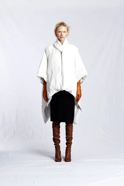 Look 10